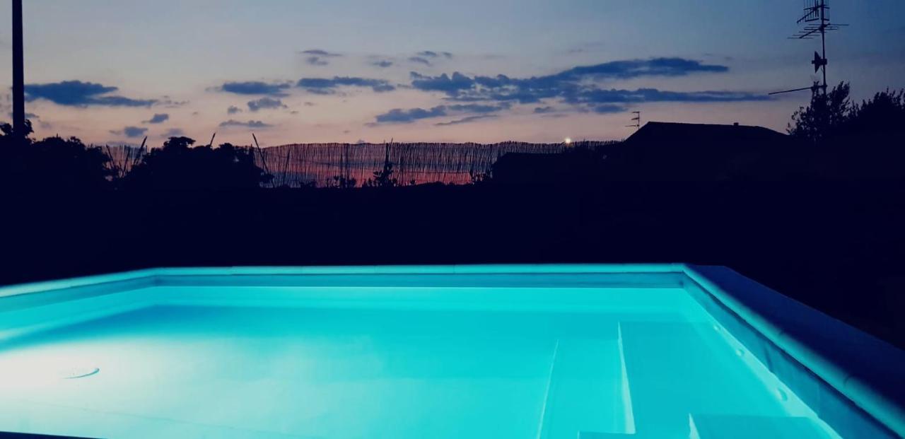 Bed and Breakfast Il Giardino Di Epicuro Рокка-Сан-Джованни Экстерьер фото
