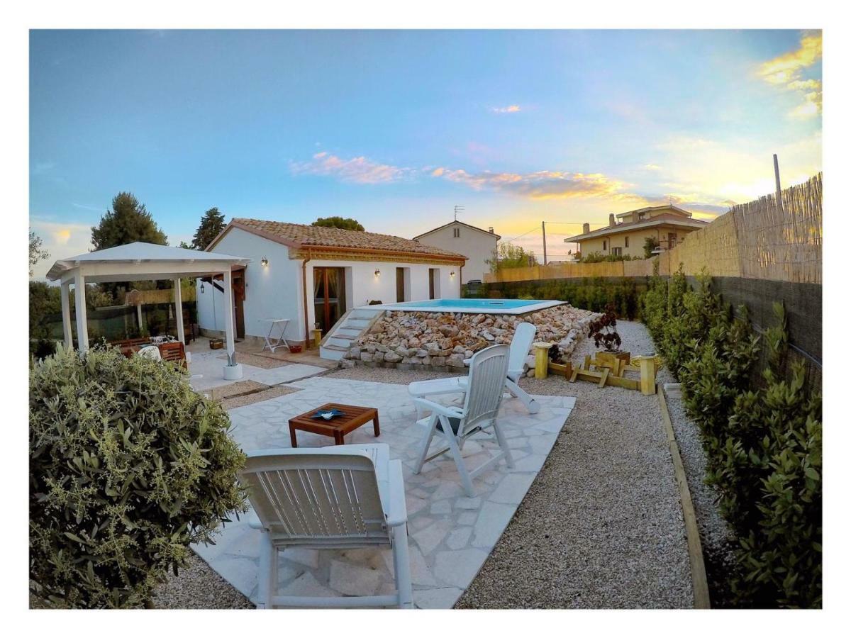 Bed and Breakfast Il Giardino Di Epicuro Рокка-Сан-Джованни Экстерьер фото